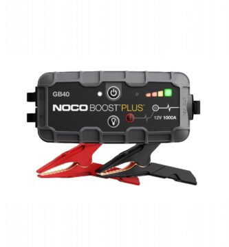 Vista frontal del arrancador de baterías NOCO Boost GB40 con su diseño compacto y portátil