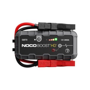 Arrancador de baterías NOCO GB70 con diseño compacto y funcional, ideal para vehículos de gasolina y diésel