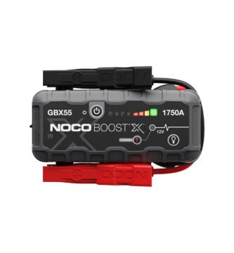 Vista frontal del arrancador de coche NOCO Boost X GBX55 con pinzas integradas y diseño robusto