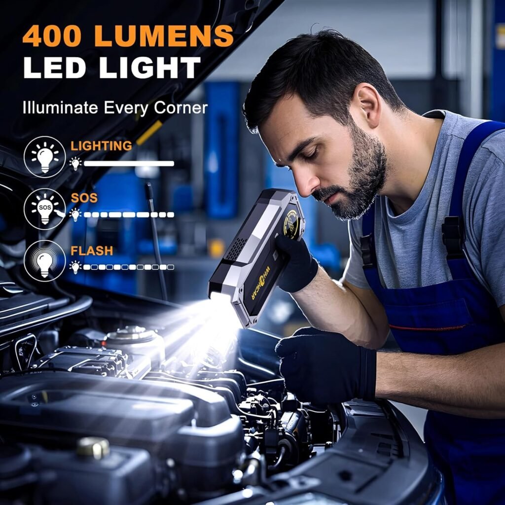Técnico usando el WHZOHCAR R03 para iluminar el motor con linterna LED de 400 lúmenes en modo reparación